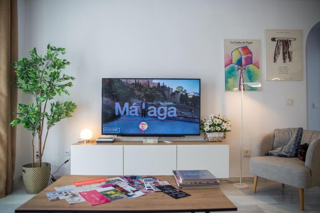 Central And Beautiful Apartment - Free Parking Malaga Bagian luar foto